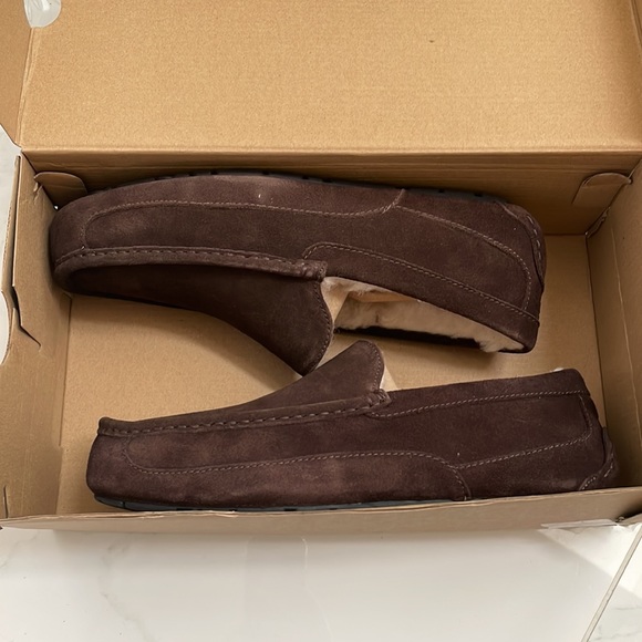 UGG Men's Ascot Slipper - Picture 6 of 8